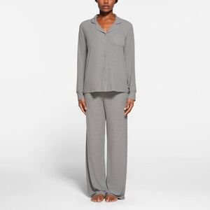 NWT SKIMS soft Lounge Sleep Set  Ap-set-0600 Heather Gray Sz s Top Only